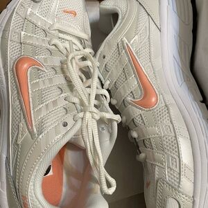 Nike Women's Cream and Peach Sneakers